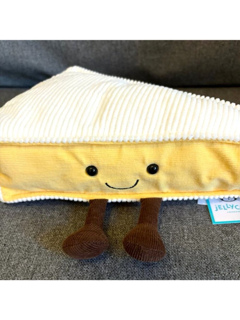 Jellycat Amuseable Brie Cheese Plush NWT RETIRED - Picture 4 of 4